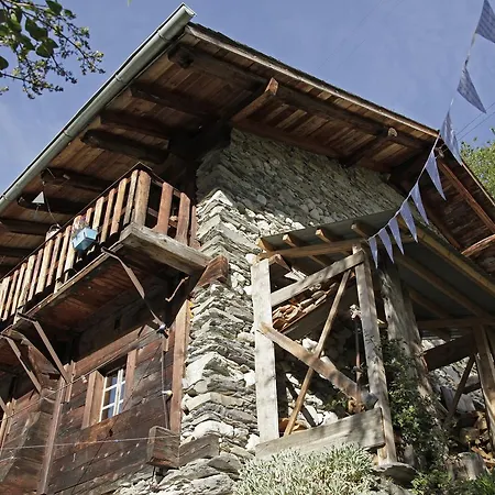 Lieu Secret Dans Les Alpes Suisses Villa Le Tretien Exterior photo