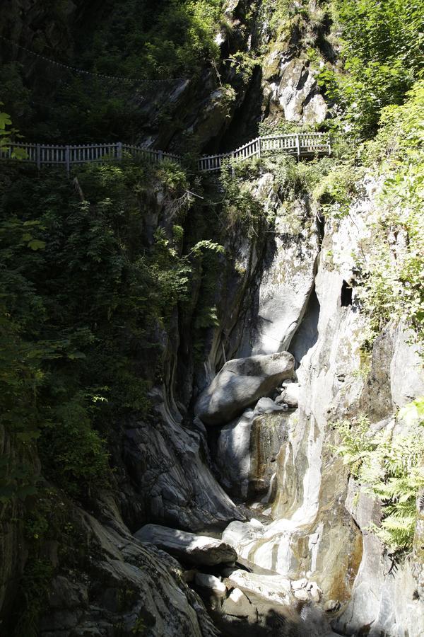 Lieu Secret Dans Les Alpes Suisses Chalet *