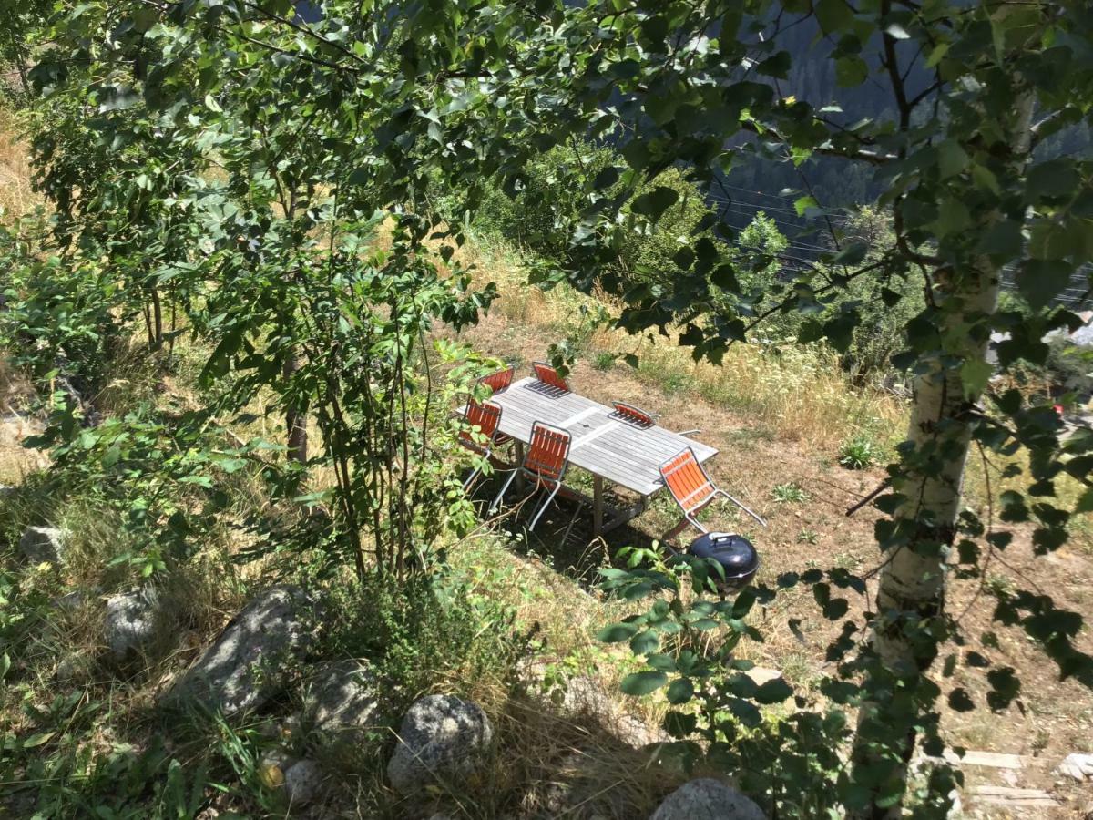 Lieu Secret Dans Les Alpes Suisses Le Tretien